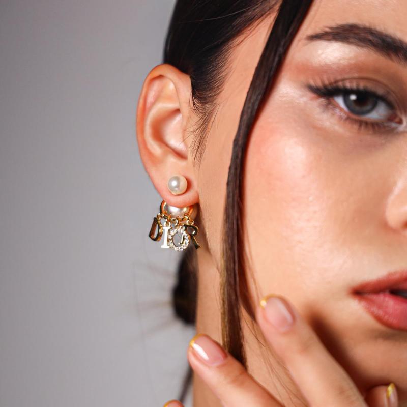 أقراط شعار نصي مع لؤلؤ